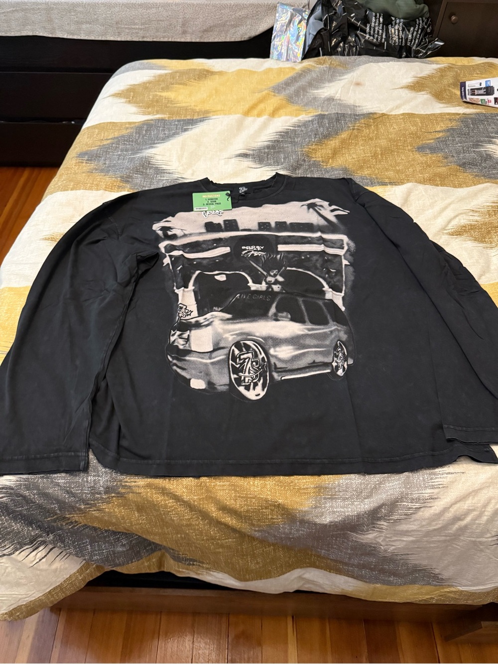 Triple 7 Black Long-Sleeve Tee with Car Graphic Size XL